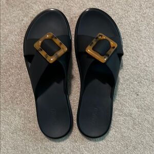 OluKai L’ai Black Slides with Tortoise Accent